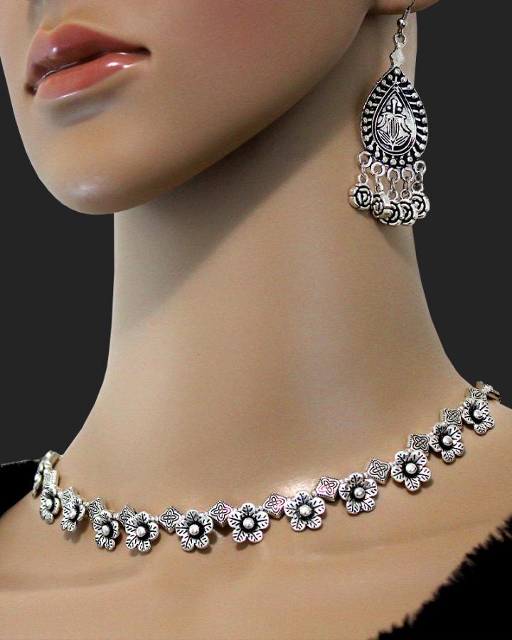 Laura Bloom Necklace Set