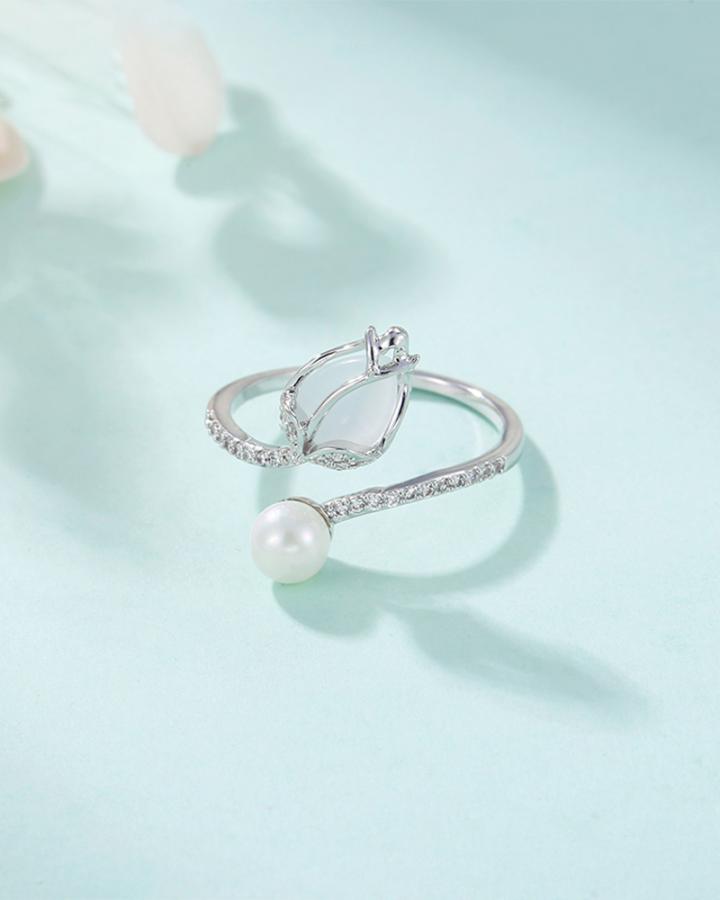 Tulip Pearl Drop Ring
