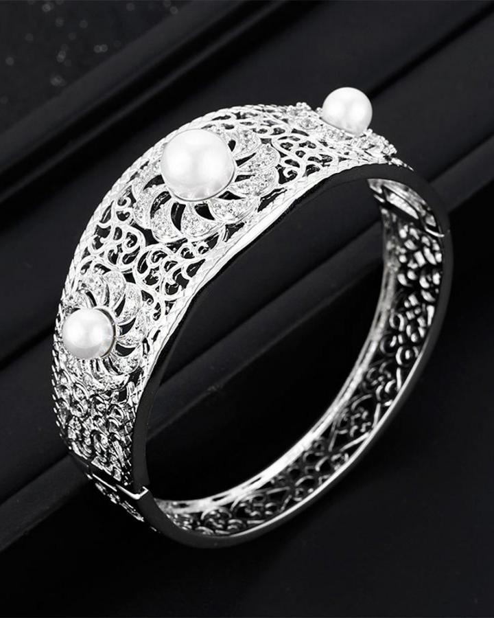 Pamela Pearl Bangle